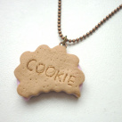 Cookies - fimo nakousnutá sušenka s malinovou náplní - náhrdleník
