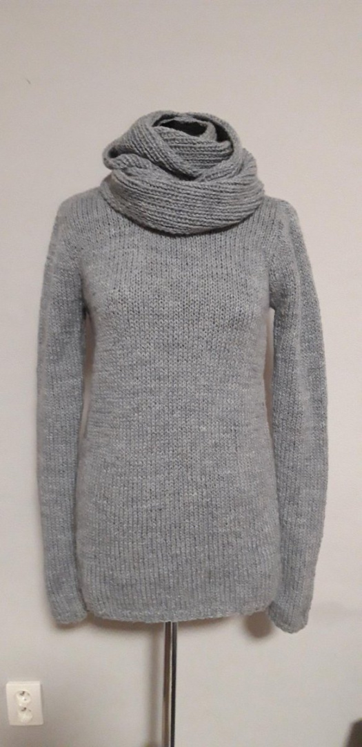 Ručně pletený svetr + nákrčník – SLEVA 