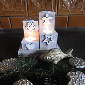 Adventní svícny s malou podložkou-bílé dřevo