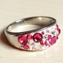 Růžovo-bílý prsten z chirurgické oceli č.2