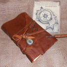 Kožený zápisník + přívěsek kompasu