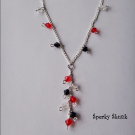  NA0085 - Jemný náhrdelník v černo-bílo-červené