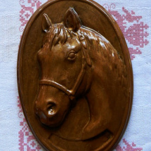 sádrový odlitek koně - namalovaný