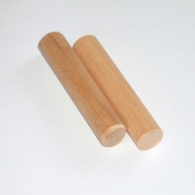 Dřevěný váleček o průměru cca.1,2 cm a délce 10 cm