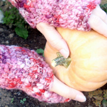 bezprsté rukavice z ručně předené a barvené vlny - rúžové