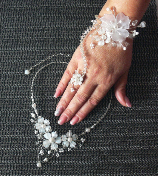 Svatební šperky - náramek s prstýnkem