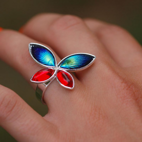 Prsten nebo brož Paví motýl