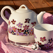 Varná konvice porcelánová malovaná – fialové květy