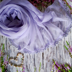 Jemné chvění - průhledný levandulový šál