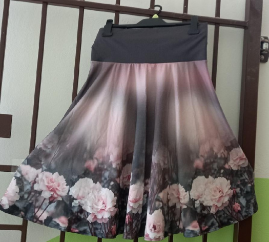 Půlkolová sukně - čajové růže S - XXL