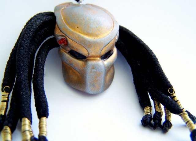 Maska,,S trochou zlata"