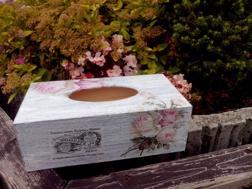 Krabice na kapesníky - Patina a růže