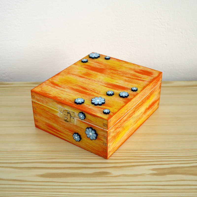 Krabička s kytičkami - 4 přihrádky