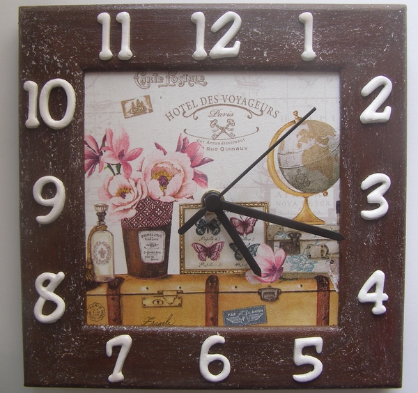 Závěsné hodiny - Komoda