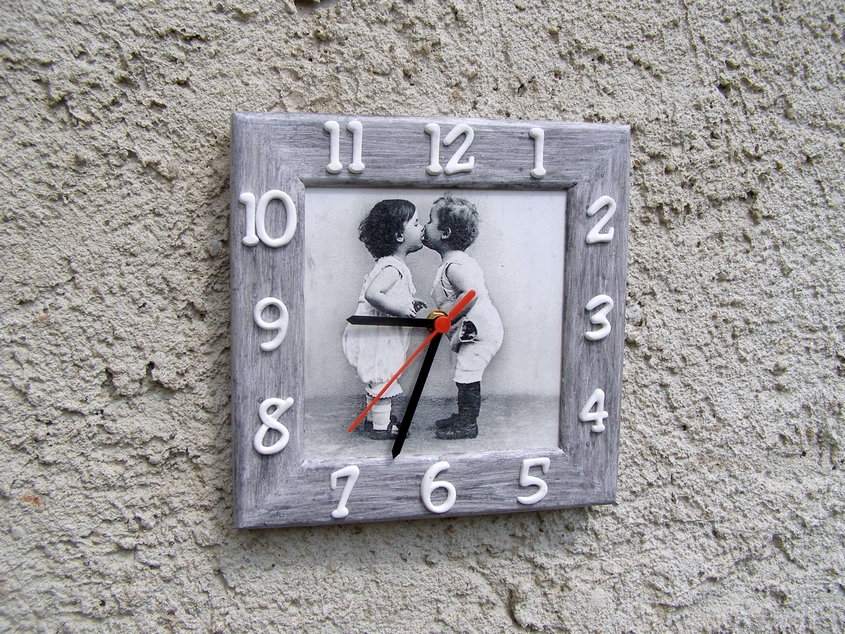 Závěsné hodiny - První pusa