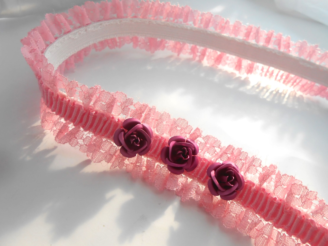 "U tří růžiček"  čelenka 