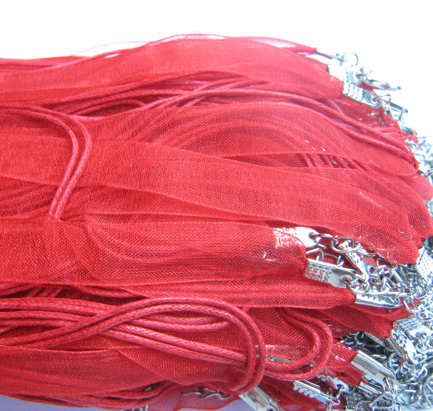 Voskové šnůrky a organza 1 ks