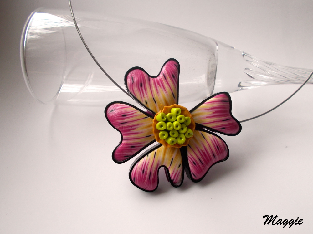 Přívěsek květina