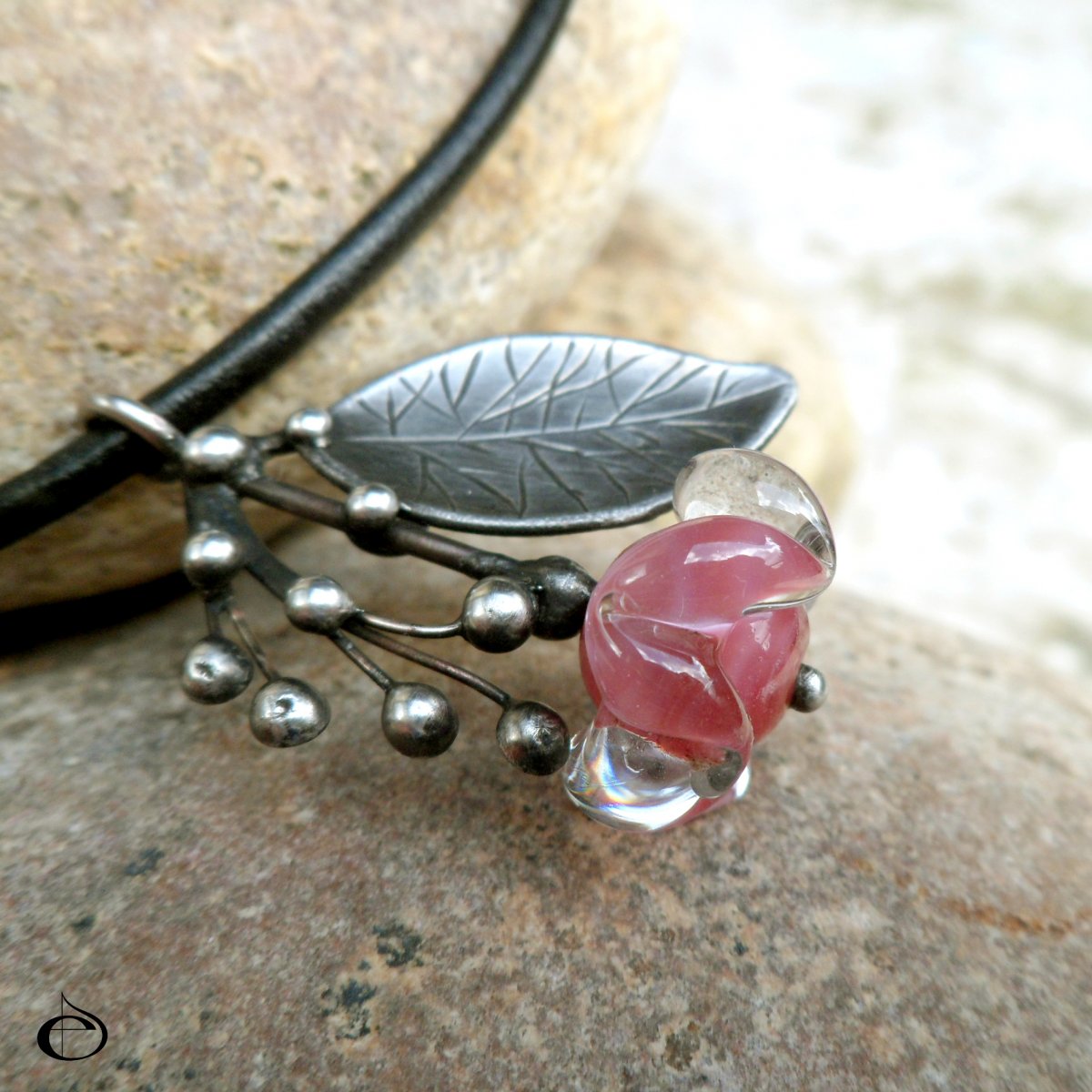 Jaro v růžové - přívěsek