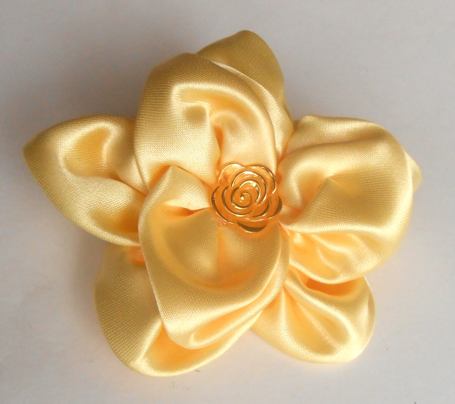 Brož  ZLATÁ saténová