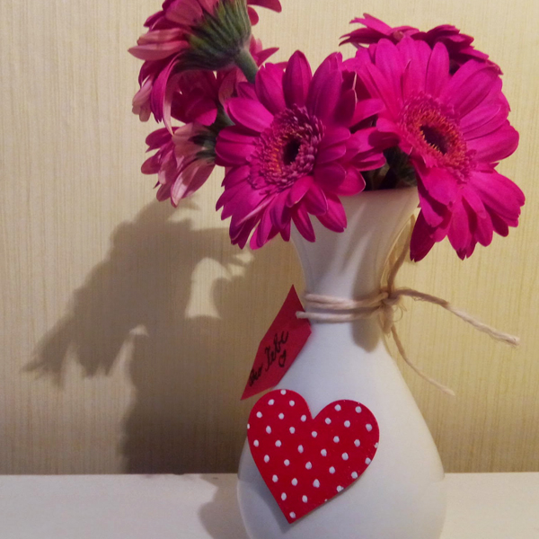 Magnetická vázička s puntíkatým srdcem