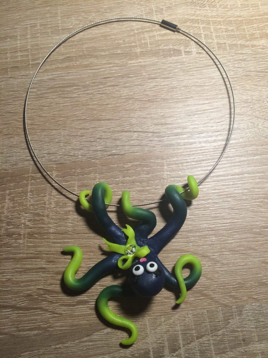 Fimo náhrdelník chobotnice žlutomodrá