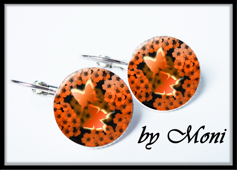 Motýlci v kvítí oranžovém