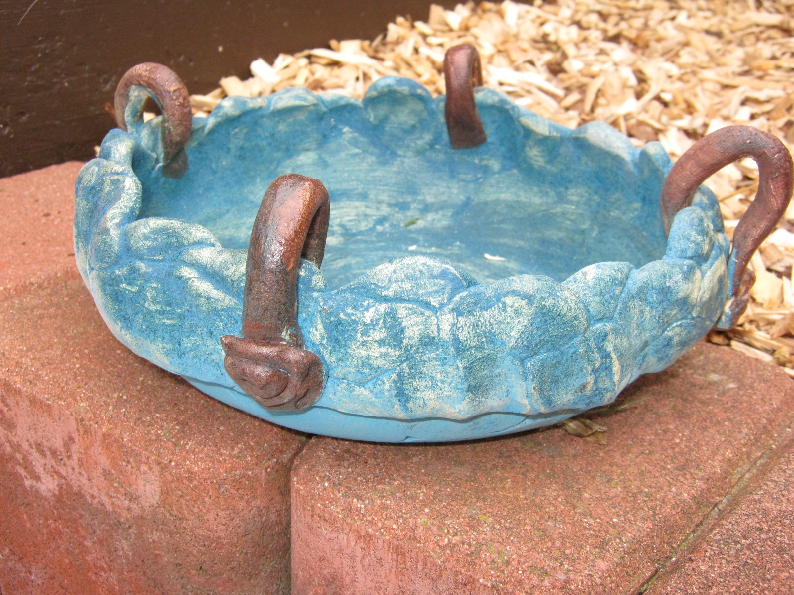 miska se čtyřmi oušky