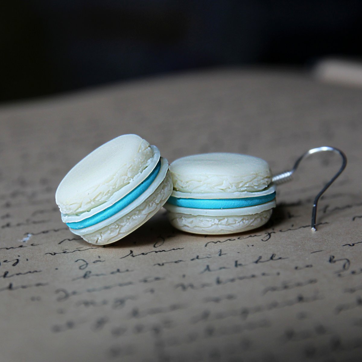 Smetanovo-tyrkysové makronky   