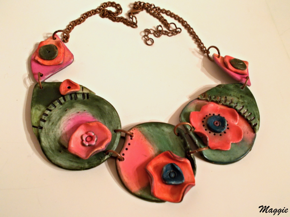 Náhrdelník romantický květinkový