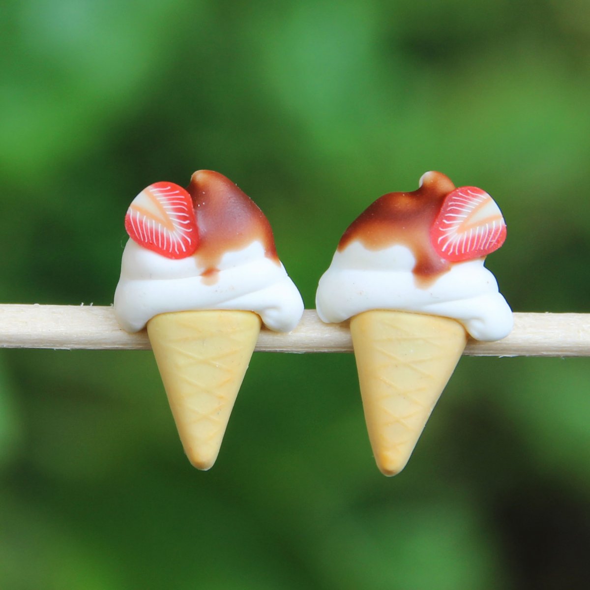 Zmrzliny s jahodami a čoko polevou pecky