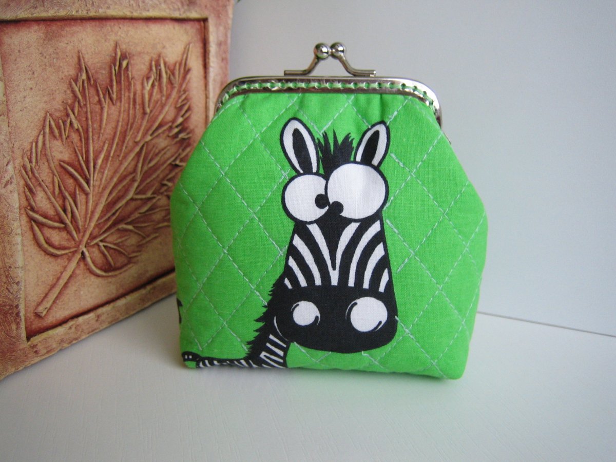 Vykulená zebra na zeleném v rámečku :o)