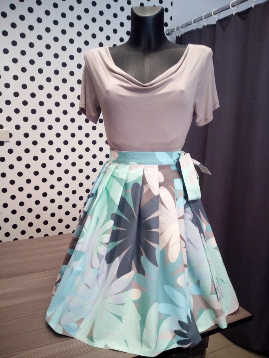 Zavinovací sukně 159