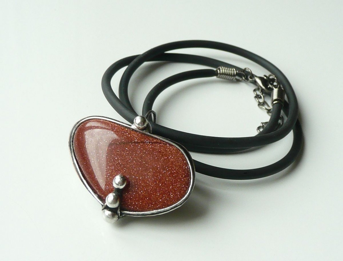 Třpytivý .. (zlatý avanturin)