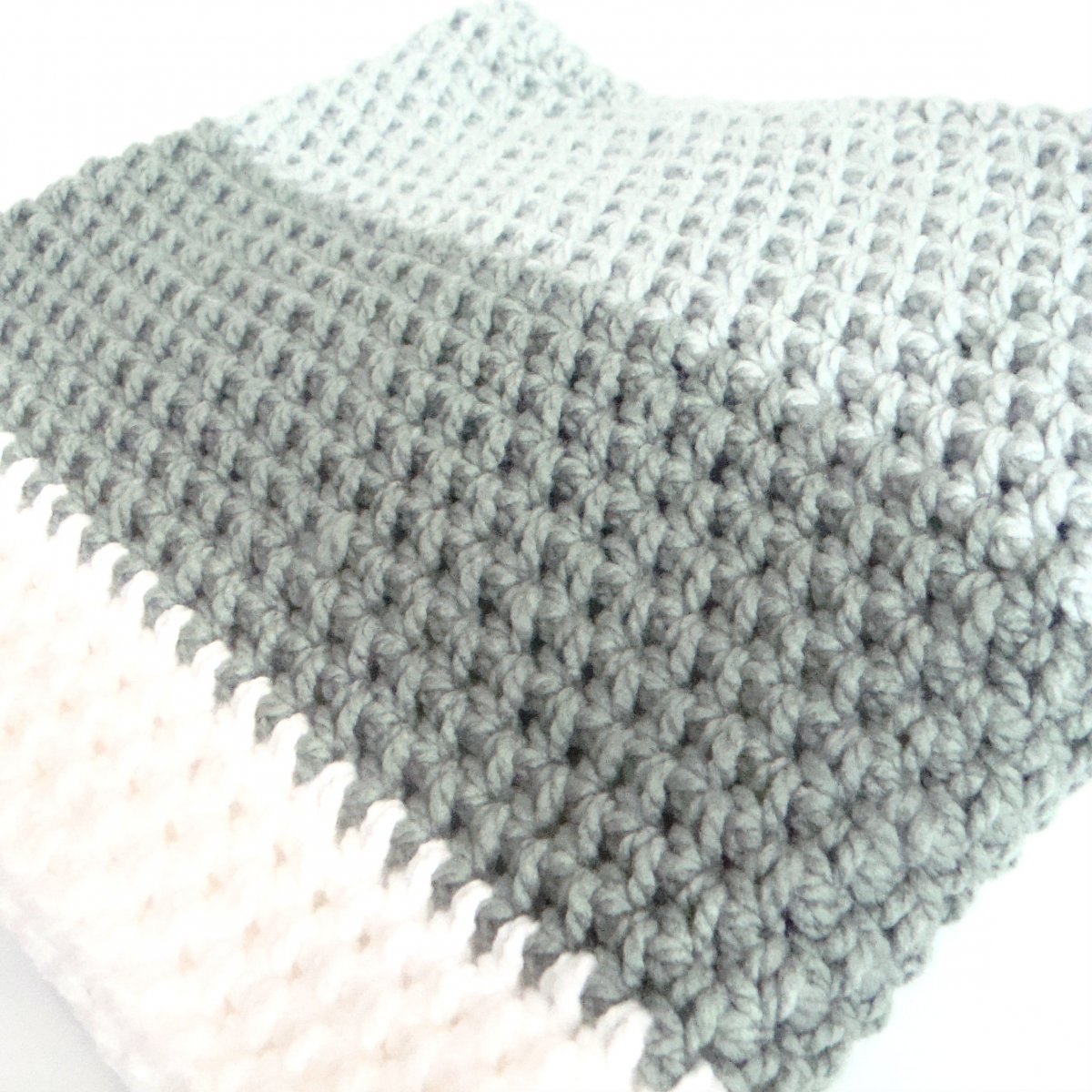 Háčkovaný nákrčník