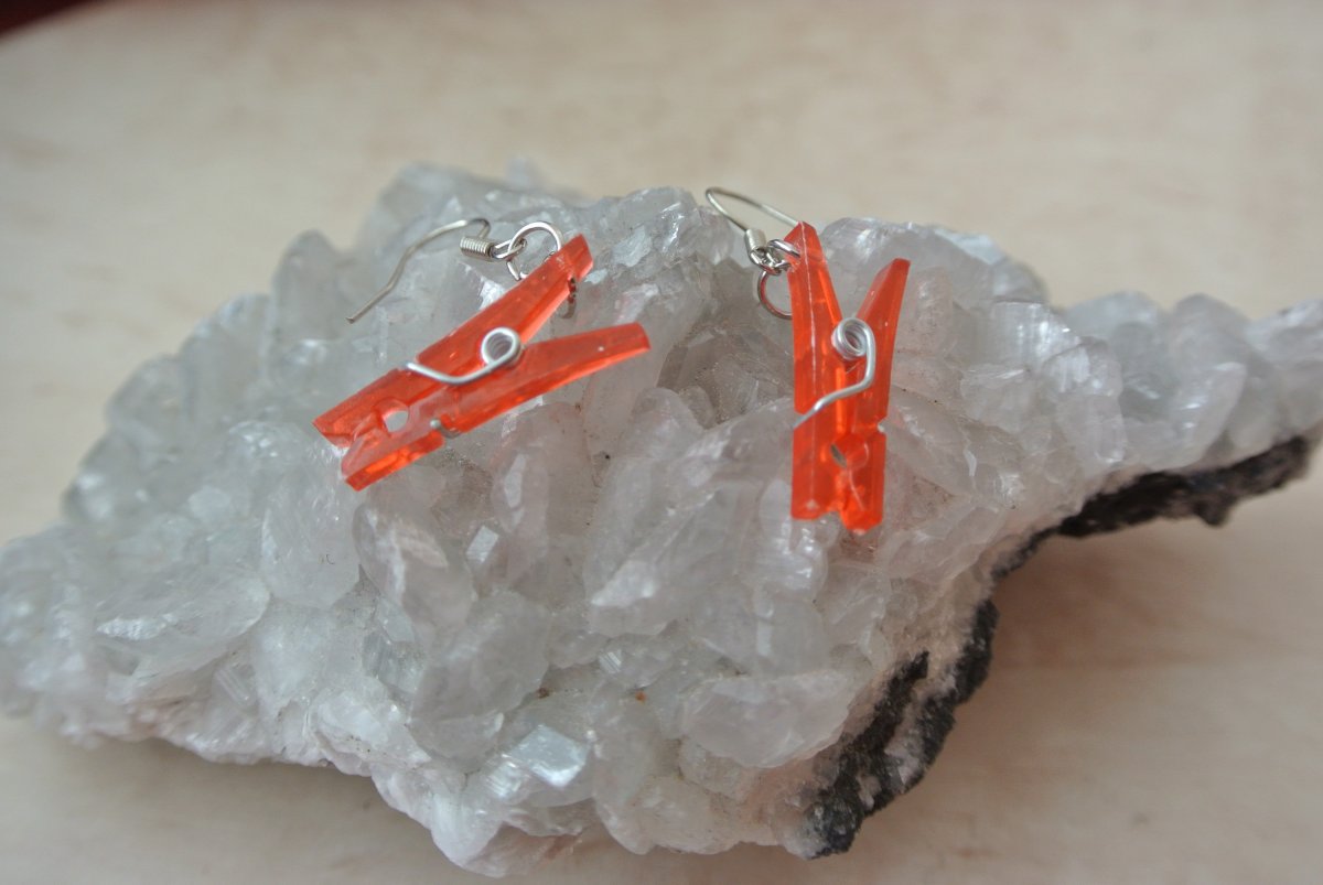 Bez kolíčků ani ránu.... menší v červené