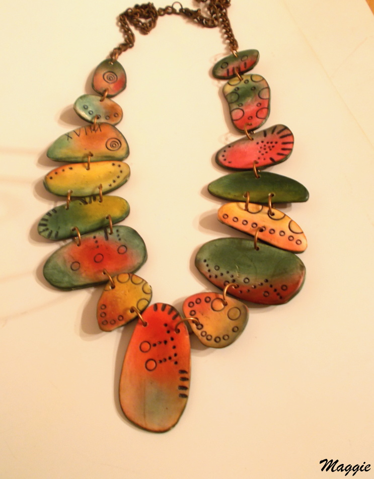 Náhrdelník lístečkový barevný