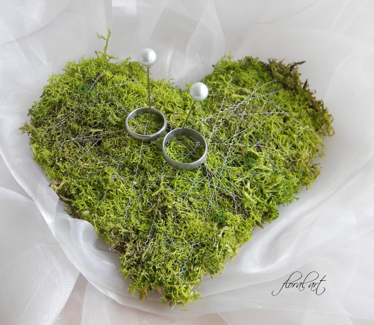 Mechové srdce - pod snubní prstýnky