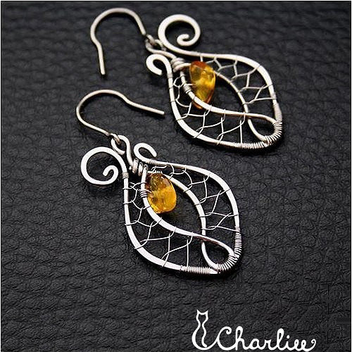 Náušnice - JANTAR - tepané - hypoalergenní chirurgická ocel