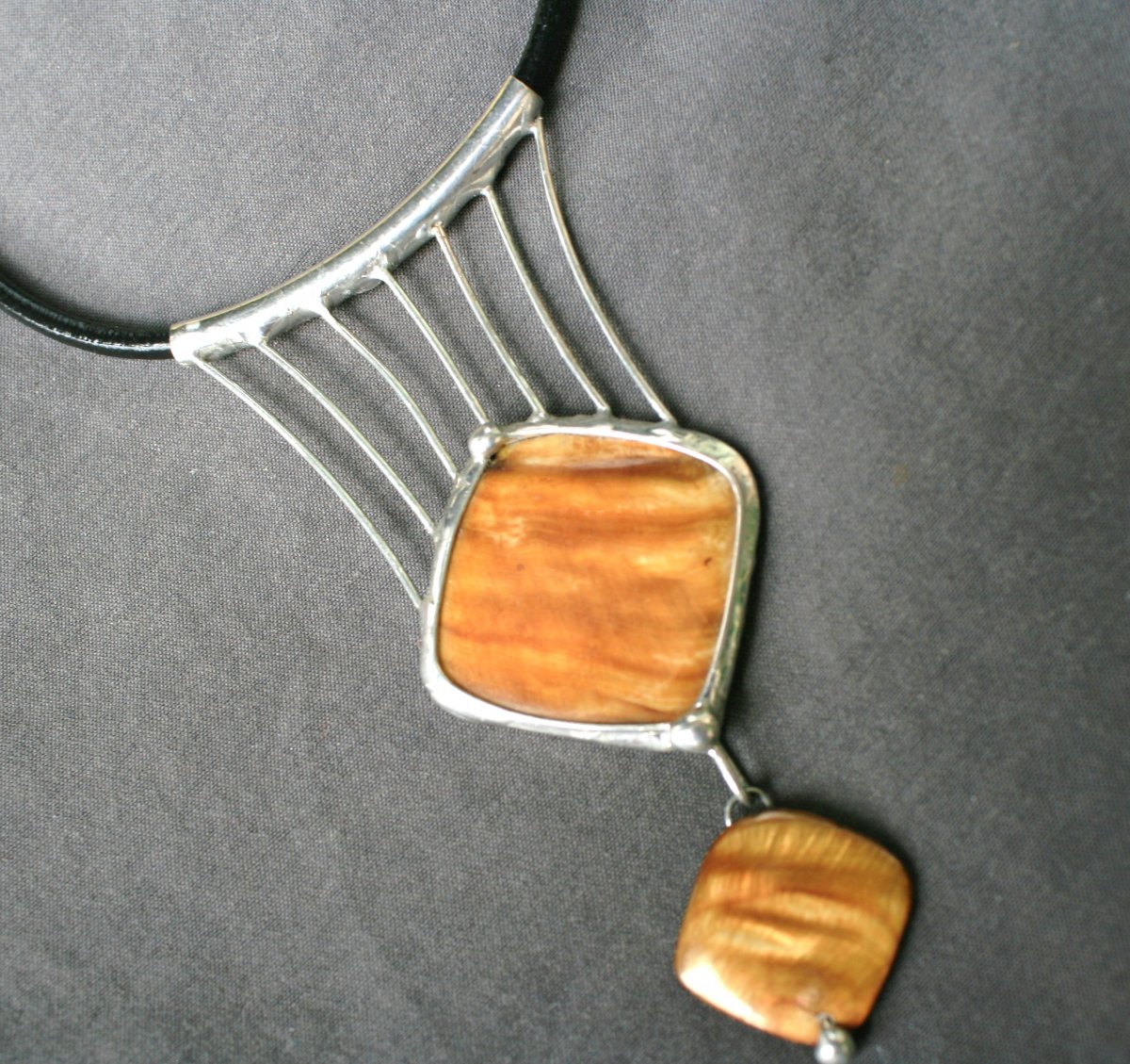 Barvy medu - perleť