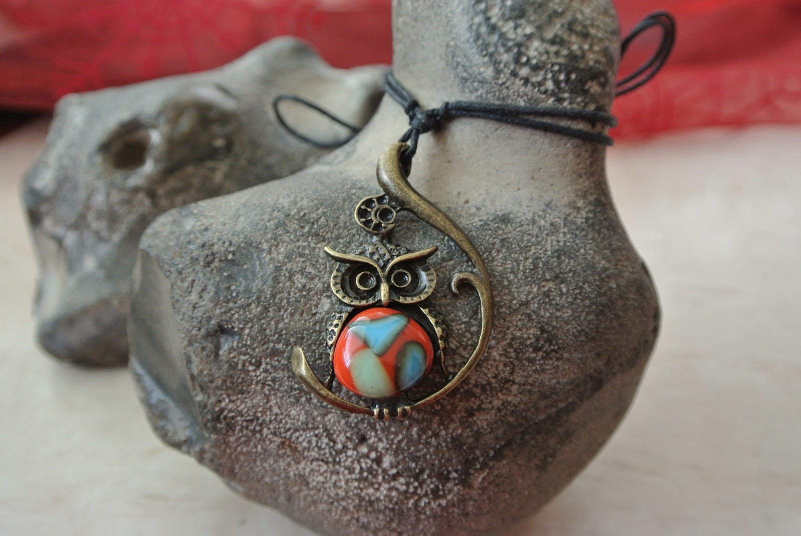 Sovička s oranžovým sklem