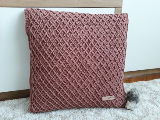 Ručně háčkovaný povlak na poštářek 40x40