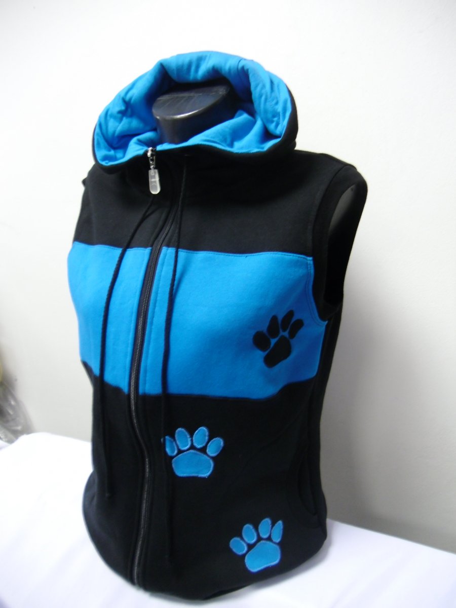 Vesta černá s tyrkys tlapkami