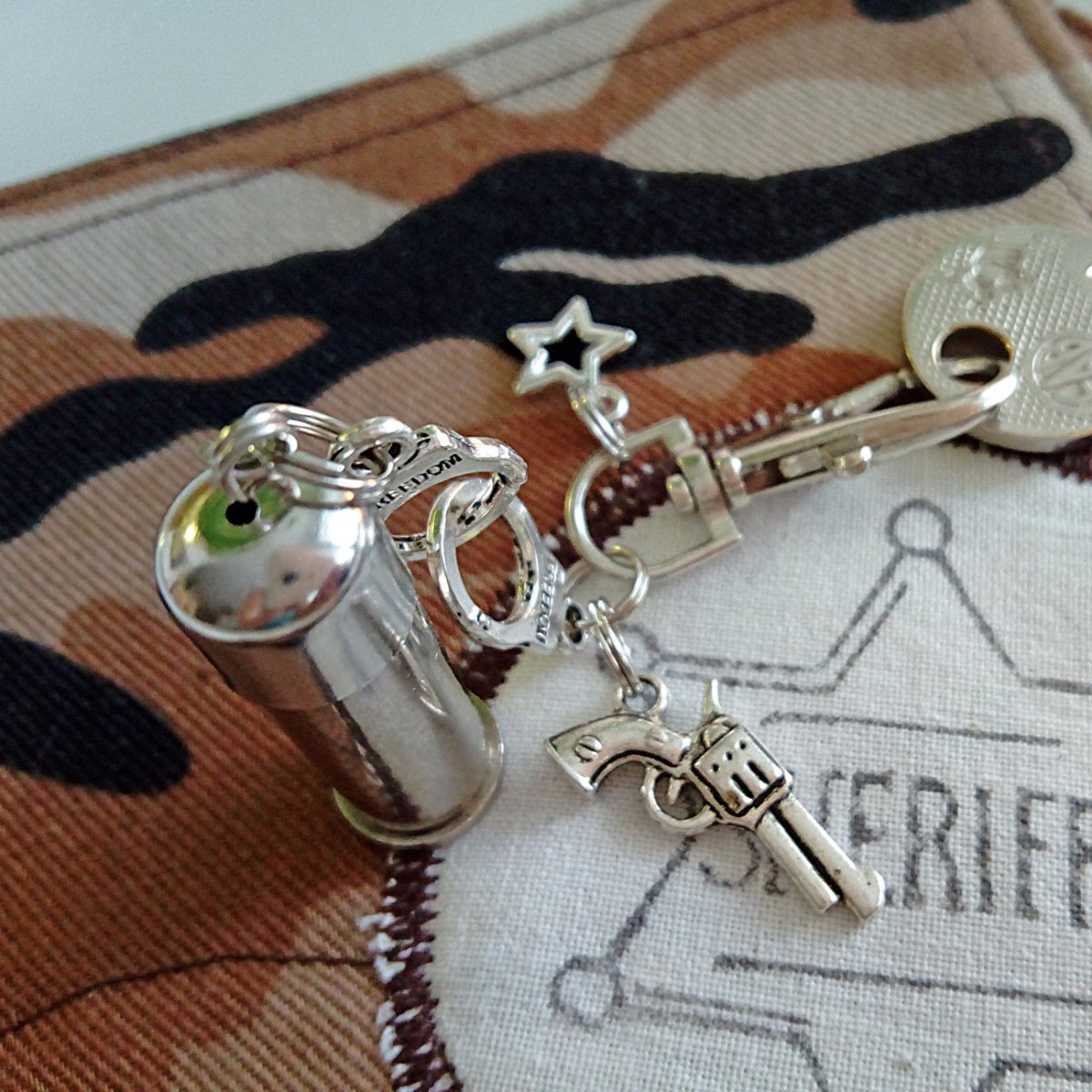 přívěsek s nábojnicí Šerif