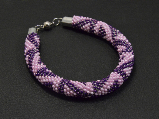 Háčkovaný náramek/dutinka No. 4