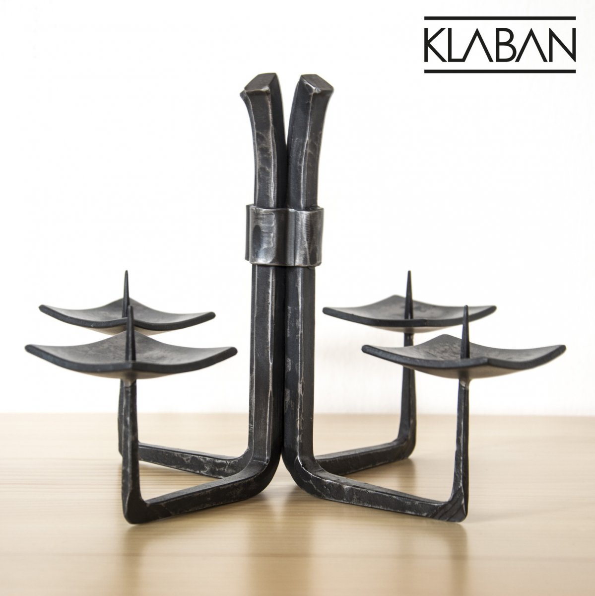 Kovaný svícen stolní 