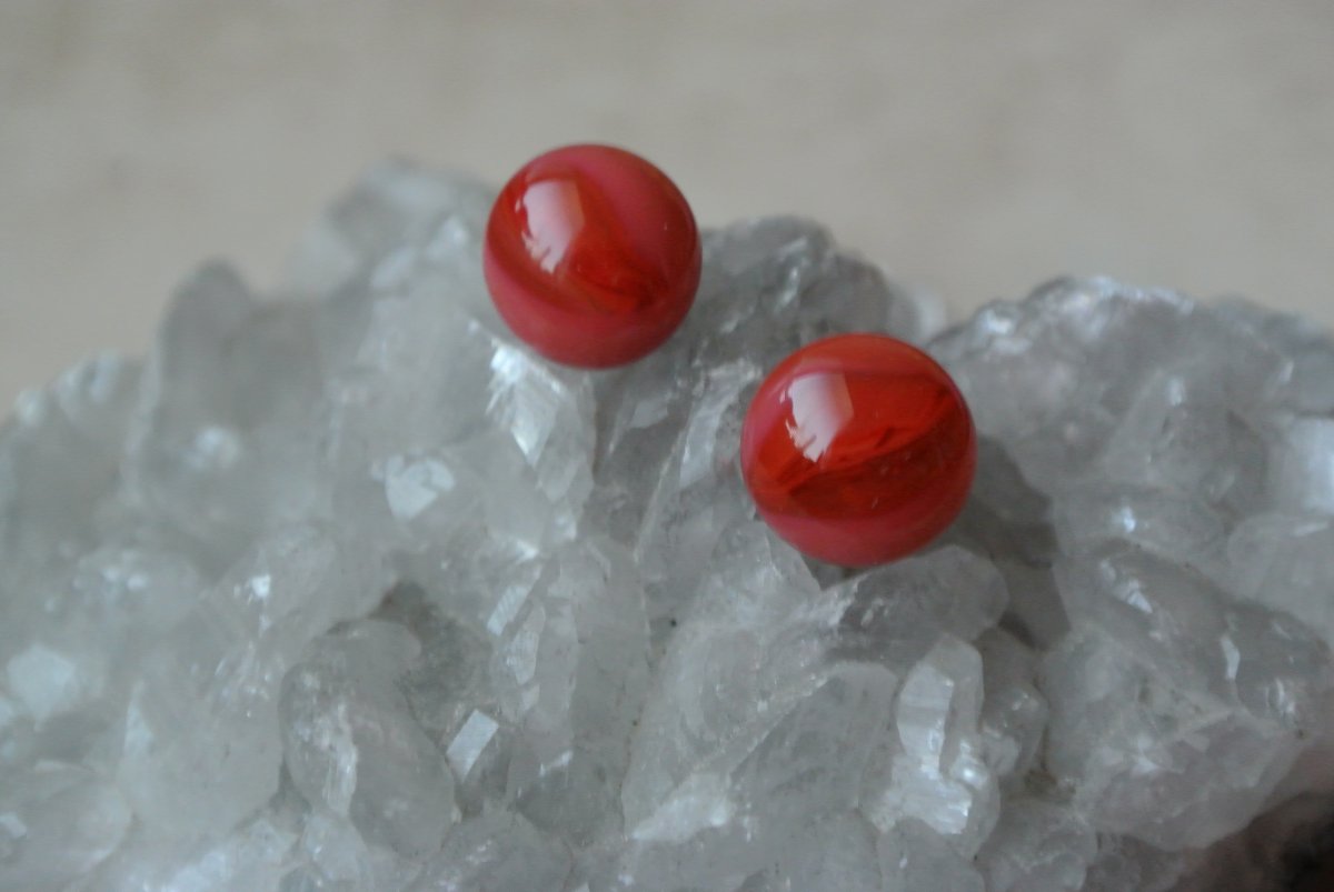 Skleněné naušnice - růžovo červené puzetky