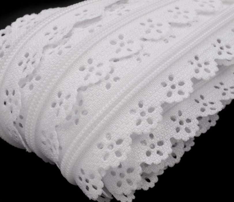 Zip krajkový v metráži