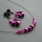 Růžo černo jednořadý náhrdelník I.