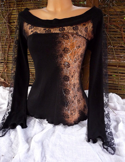  Černá ,malovaná krajková halenka